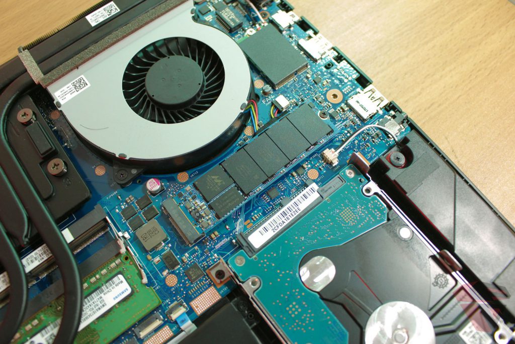 Review Asus ROG Strix GL702ZC upgrade option