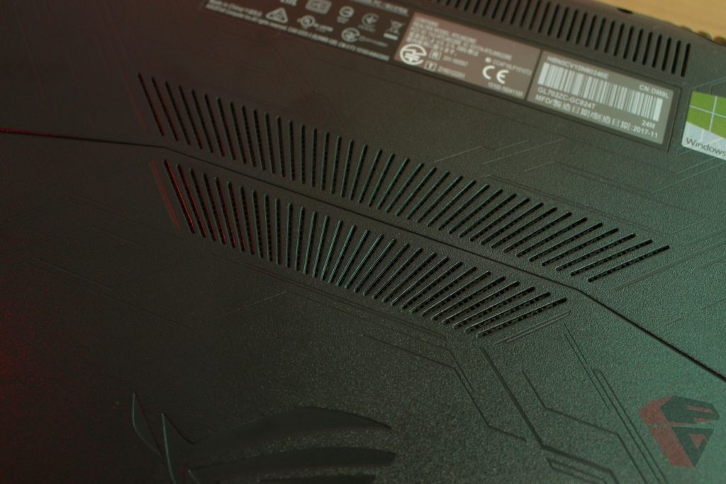 Review Asus ROG Strix GL702ZC Bottom Cover 2
