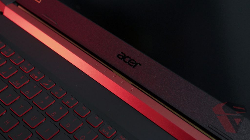 Review Acer Nitro 5 - LCD Hings Design