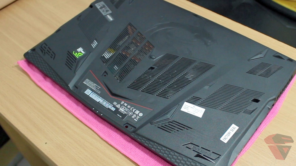 MSI GE63VR 7RFX Raider Pro Bottom case