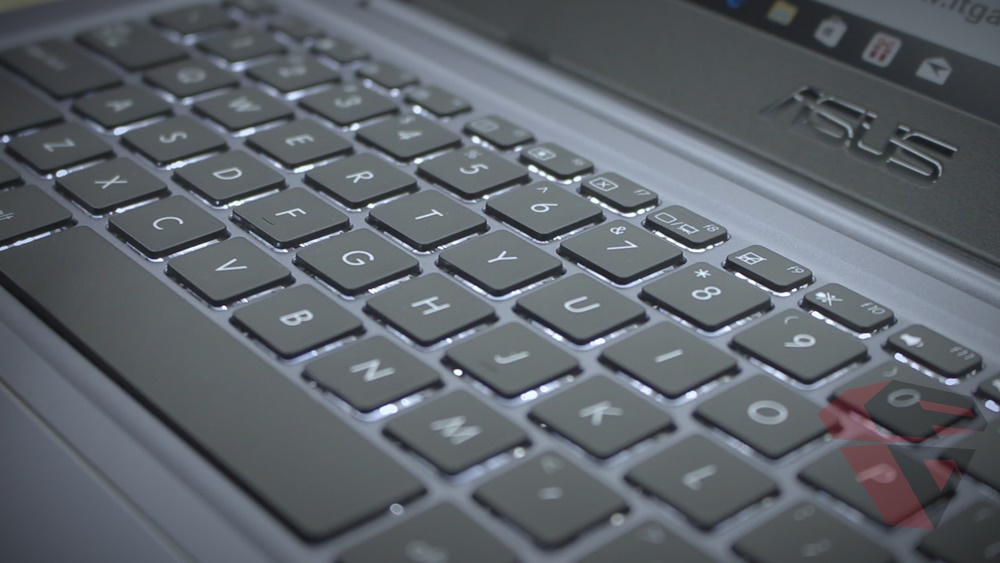Asus Vivobook S14 S410 - Workstation - Keyboard