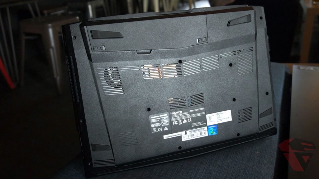 Review Gigabyte Sabre 15 P45W018