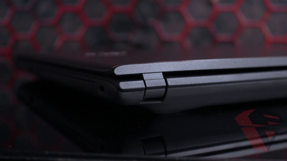 Review Acer E5 476G - Engsel