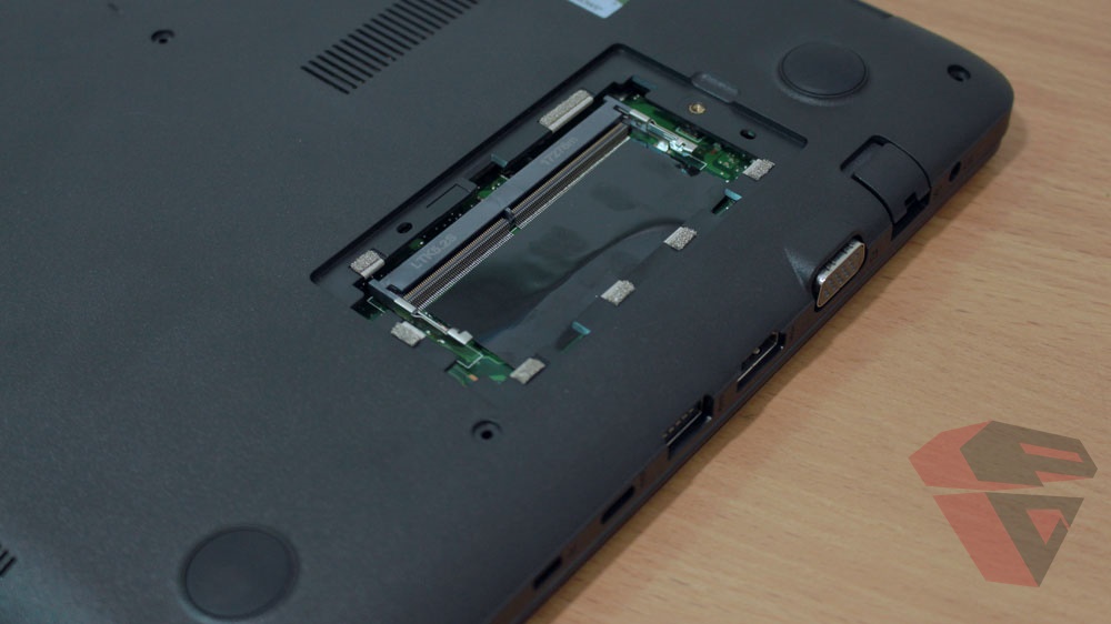 Review Asus A442UQ - FA020T - Memory slot