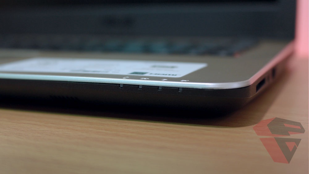 Review Asus A442UQ - FA020T - Dimensi ketebalan