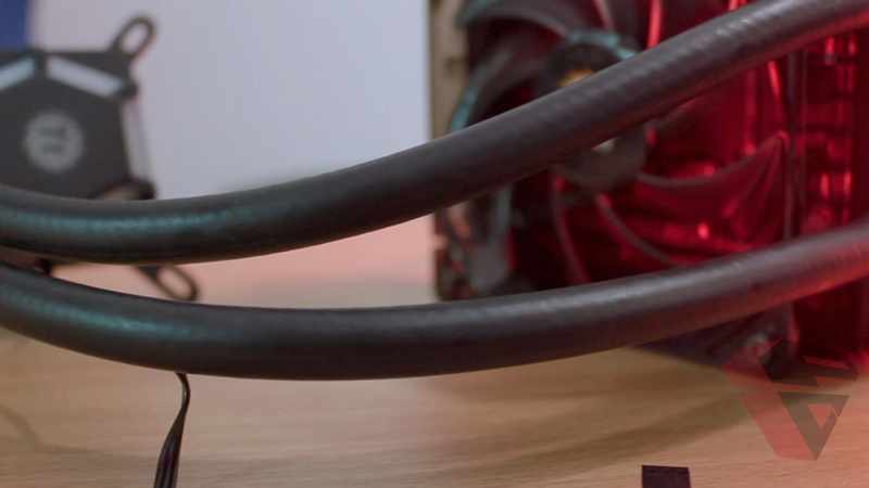 Review Thermaltake Water 3.0 X120 - Pipe