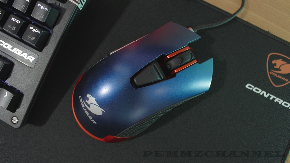 Review Cougar 550M Gaming mouse - Trigger Button